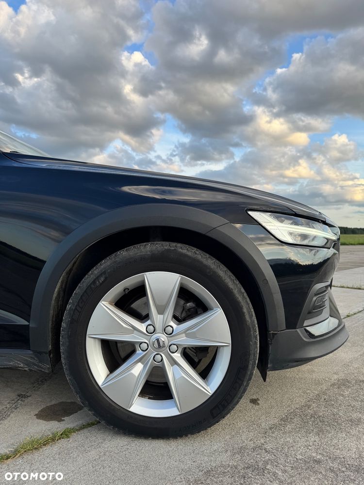 Volvo V60 Cross Country - 5