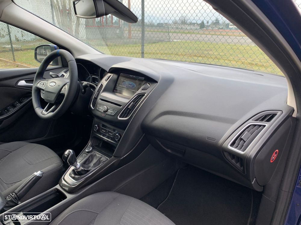Ford Focus 1.5 TDCi Titanium ECOnetic - 29