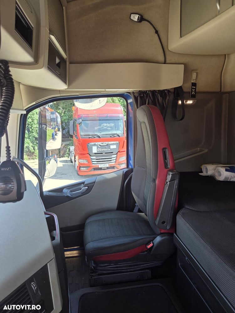 Volvo FH500, 2020, 535.000km, 2 rezervoare, ANV NOI, AUTOMATA, Clima STATIONARE, FRIGIDER, Aeropachet, rulata doar in GERMANIA, posibilitate leasing 4 ani, STARE FOARTE BUNA-PROMOTIE 46.900 EUR+Tva - 39
