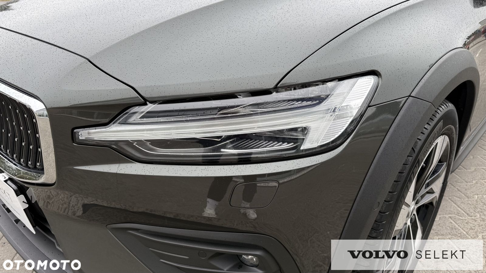 Volvo V60 Cross Country - 11