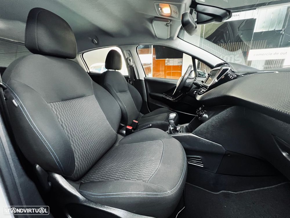 Peugeot 208 1.6 BlueHDi Style - 27