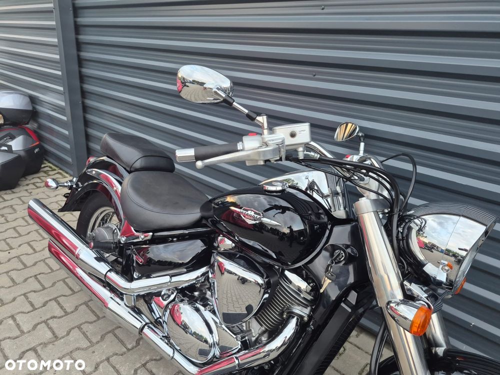 Suzuki Intruder - 17
