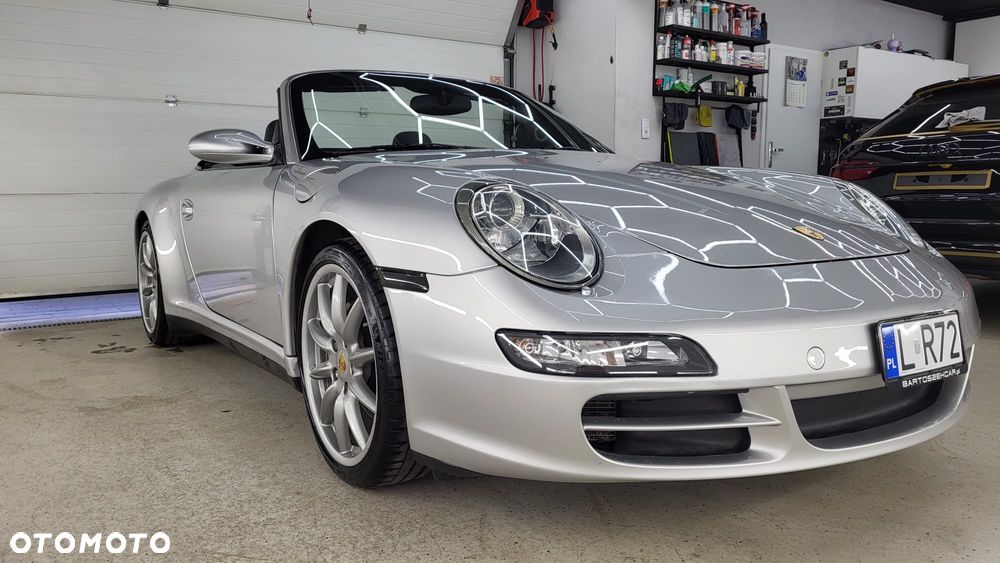 Porsche 911 Carrera 4 - 8