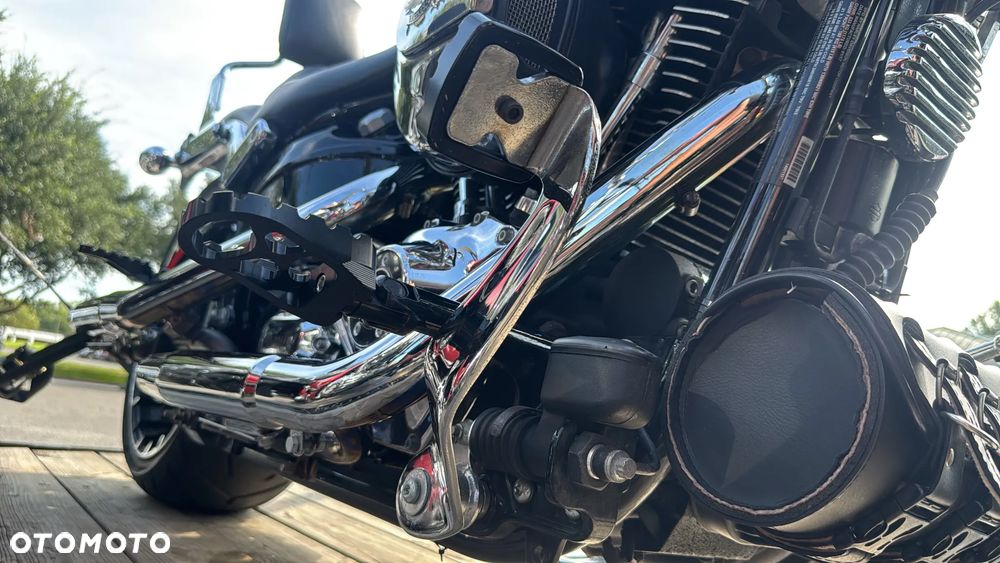 Harley-Davidson Softail Breakout - 20
