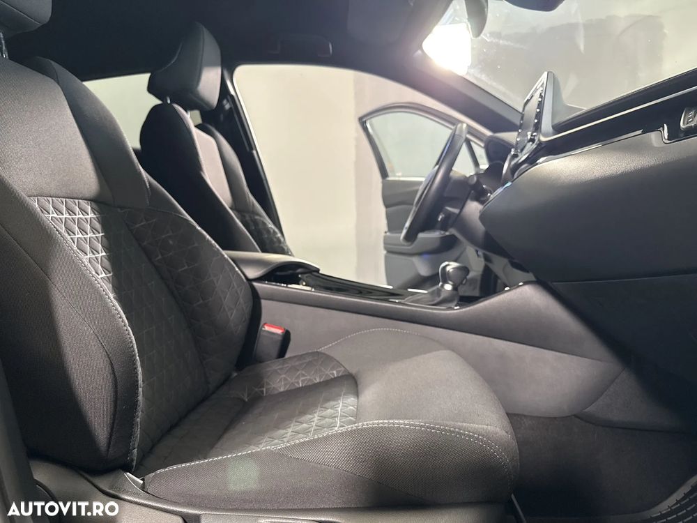 Toyota C-HR - 12