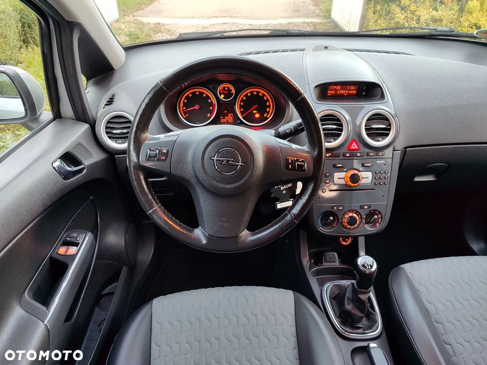 Opel Corsa 1.4 16V Cosmo - 7