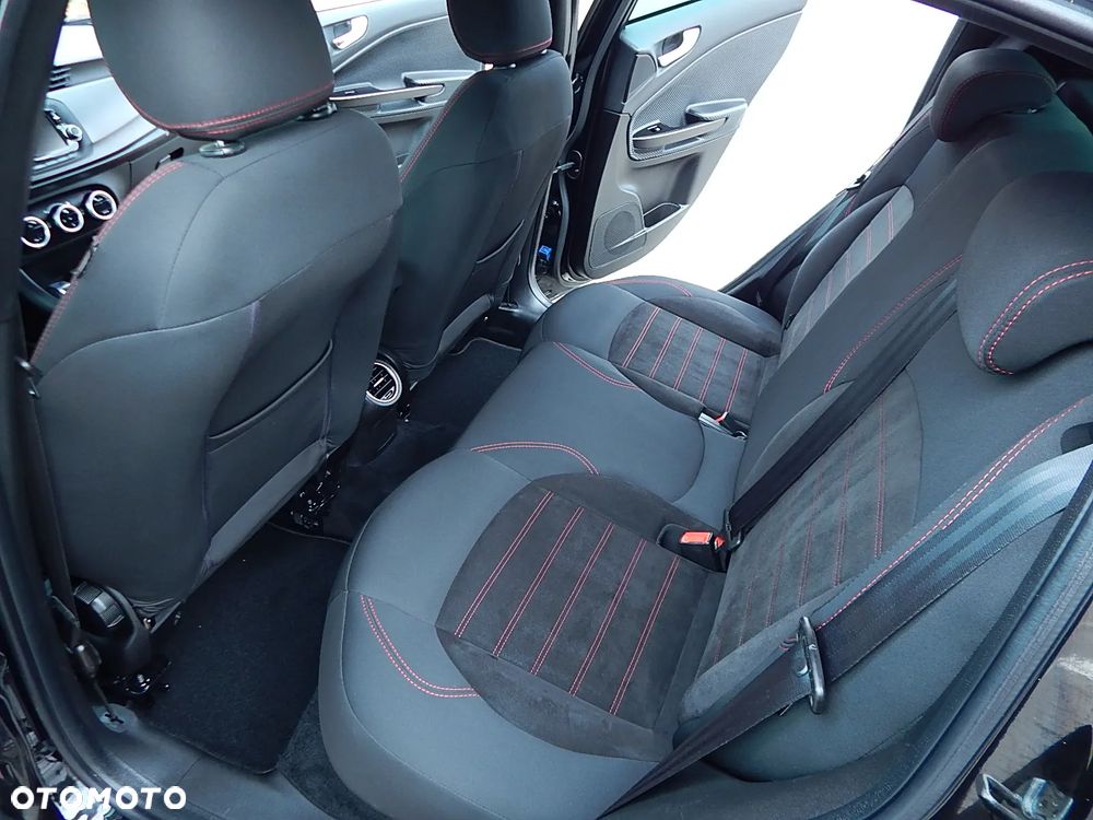 Alfa Romeo Giulietta 1.4 TB 16V Business - 25