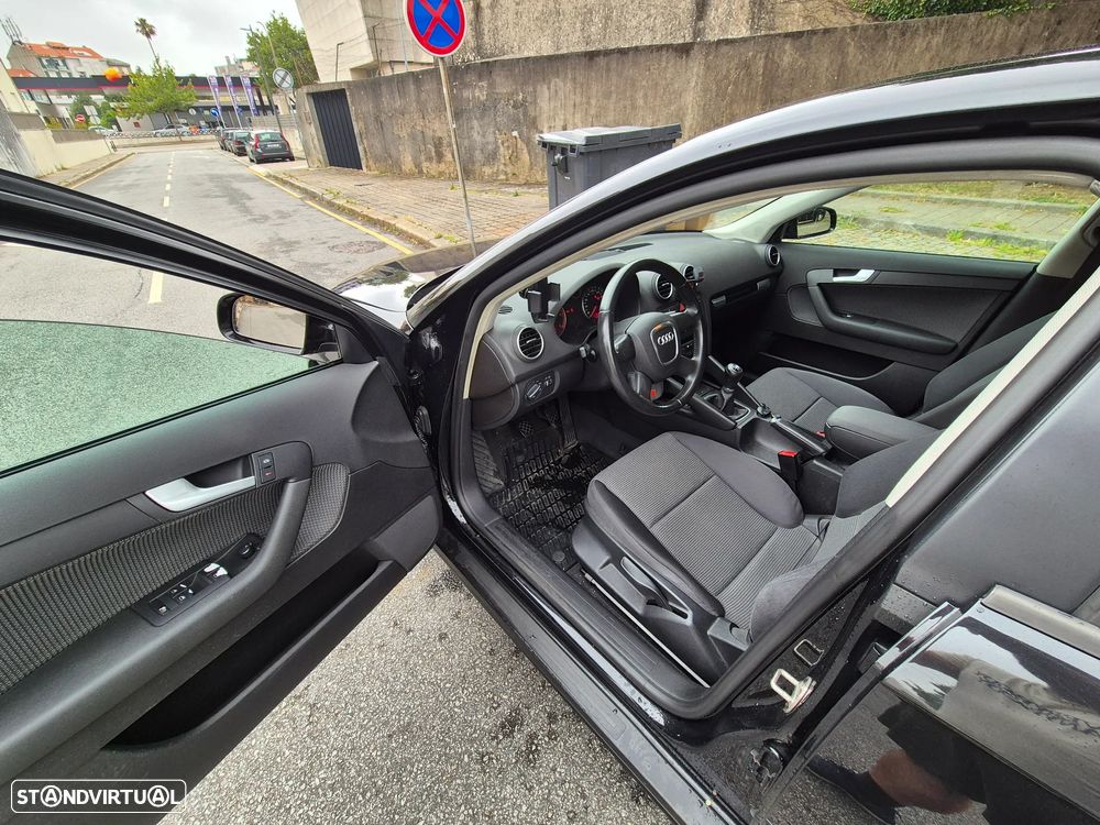 Audi A3 Sportback 1.9 TDi Ambiente - 12