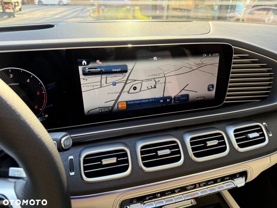 Mercedes-Benz GLS - 11