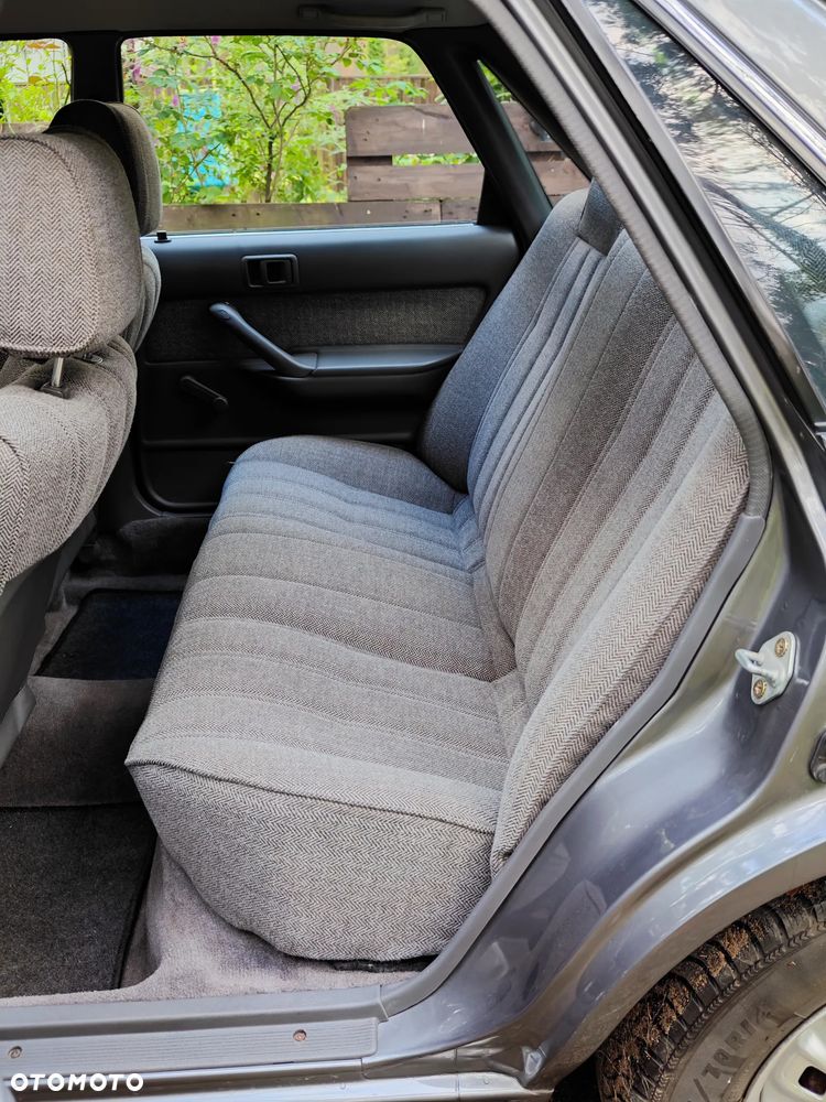 Toyota Camry 1988 photo 5