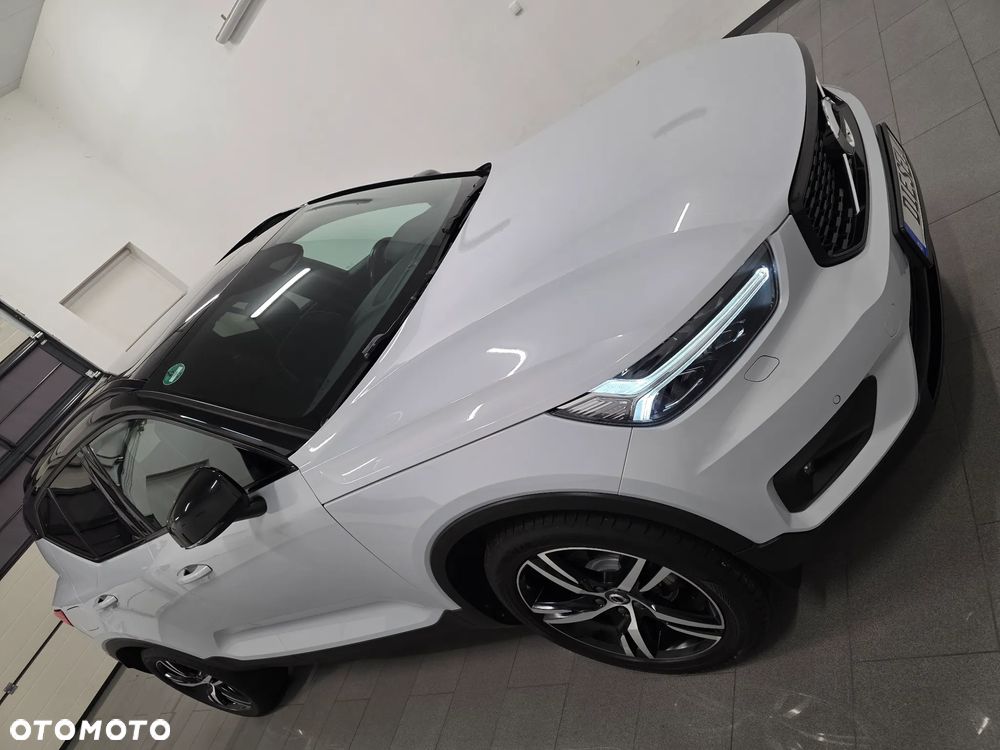 Volvo XC 40 D3 SCR R-Design - 3