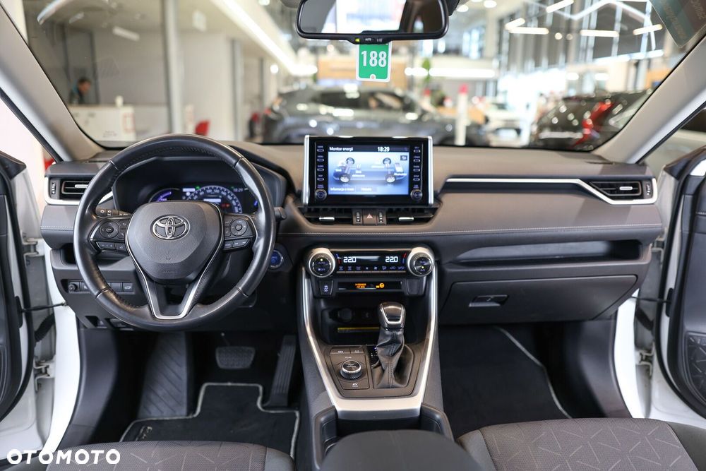Toyota RAV4 - 6