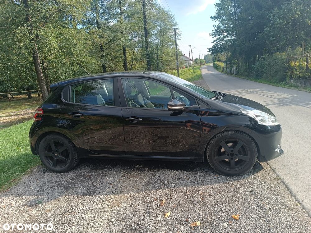 Peugeot 208 - 2