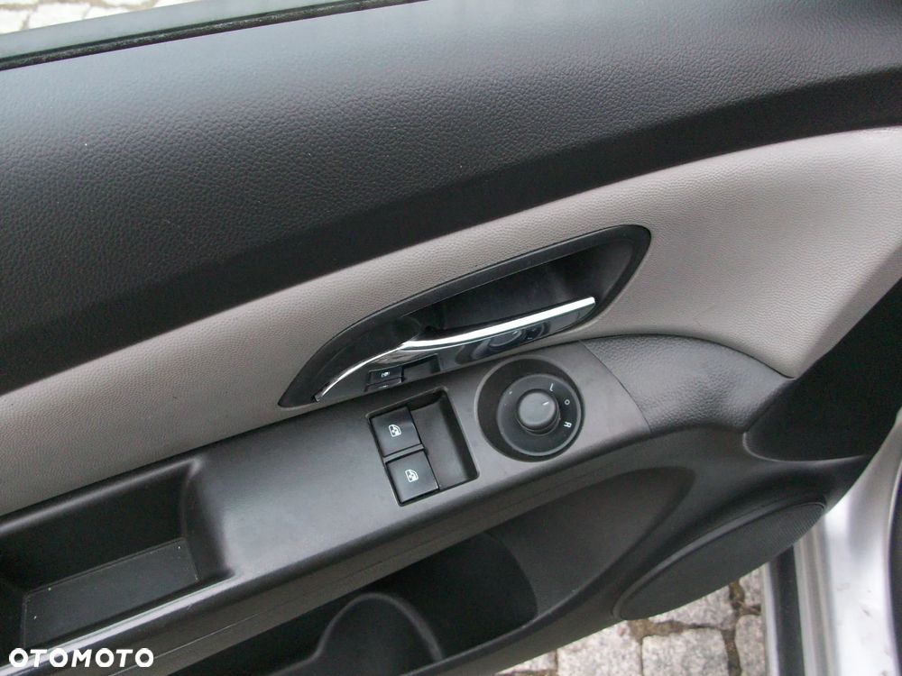 Chevrolet Cruze 1.6 LT+ - 18