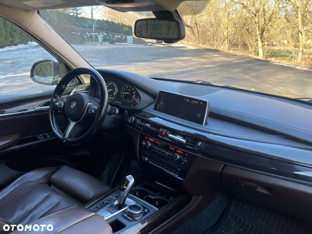 BMW X5 xDrive35i - 12