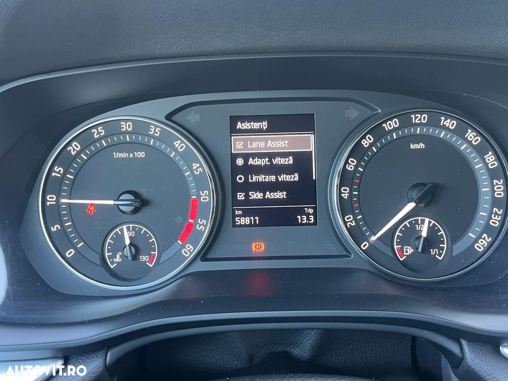 Skoda Octavia 2.0 TDI DSG Ambition - 25