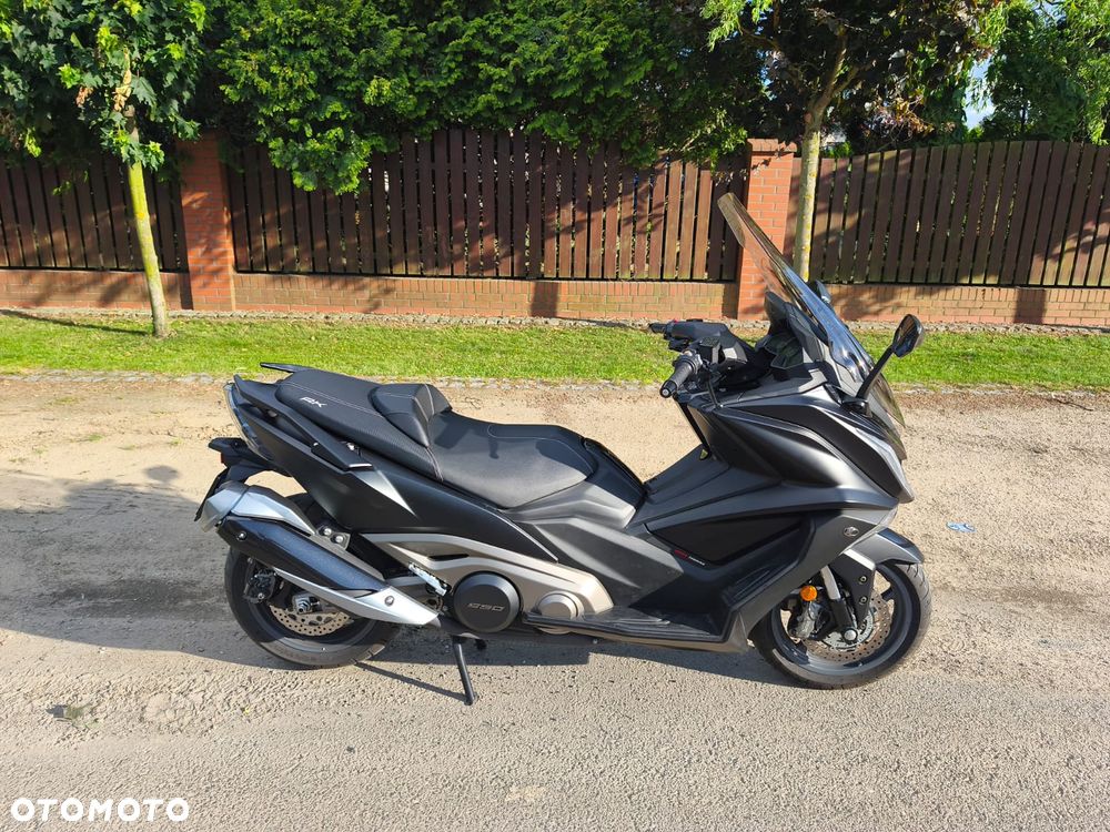 Kymco AK 550 - 4