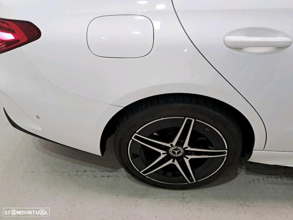 Mercedes-Benz C 300 e AMG Line - 15