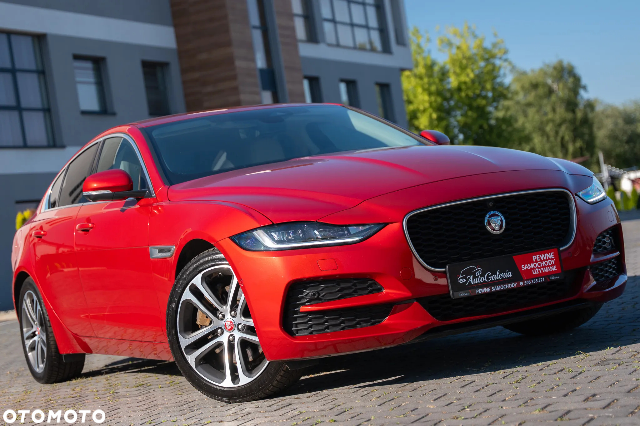 Jaguar XE 2.0 D180 R-Dynamic HSE - 3