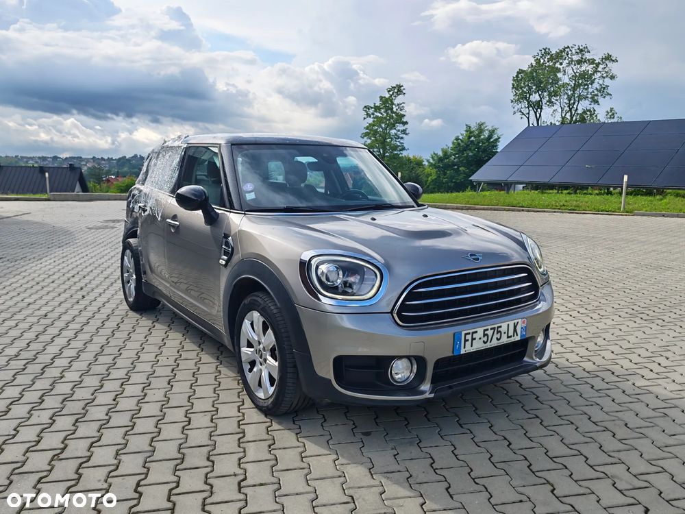 MINI Countryman Cooper Essential Trim - 3