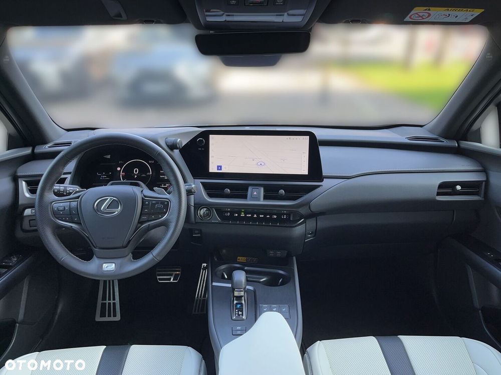 Lexus UX - 8