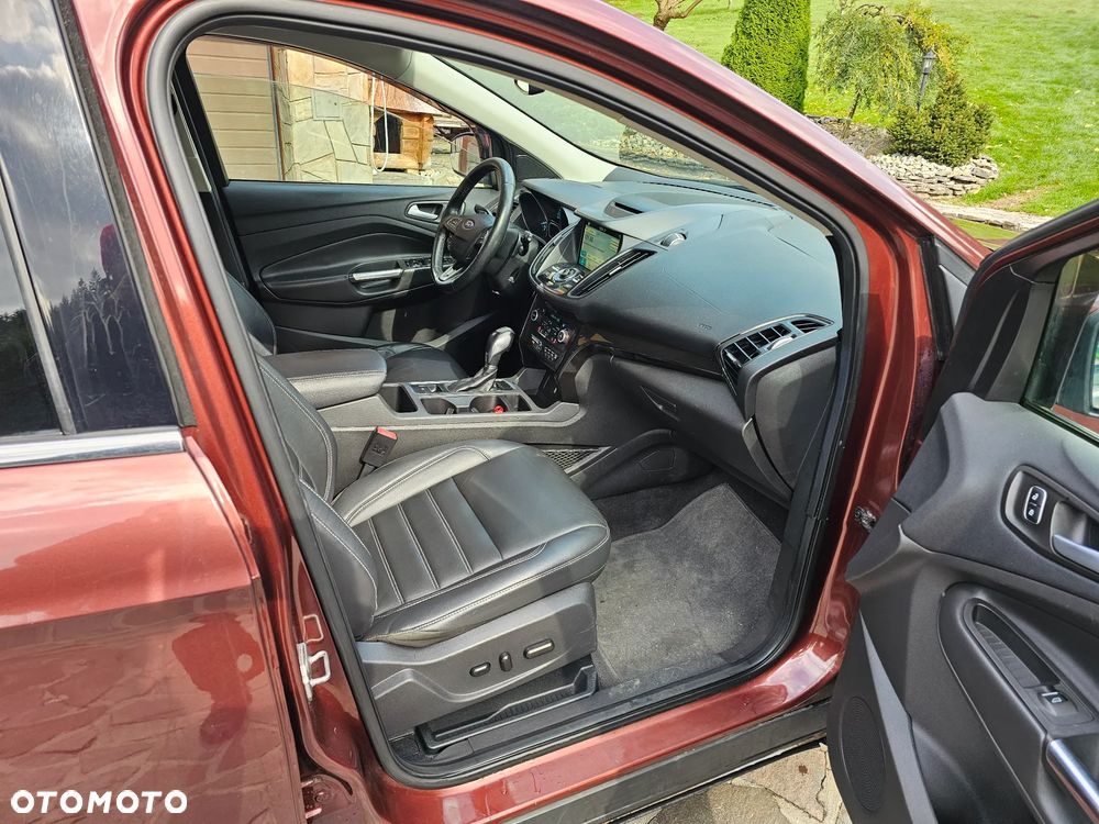Ford Escape 2.0 EcoBoost AWD Titanium - 28