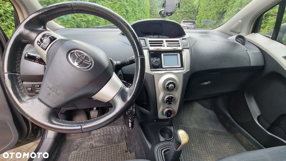 Toyota Yaris - 7