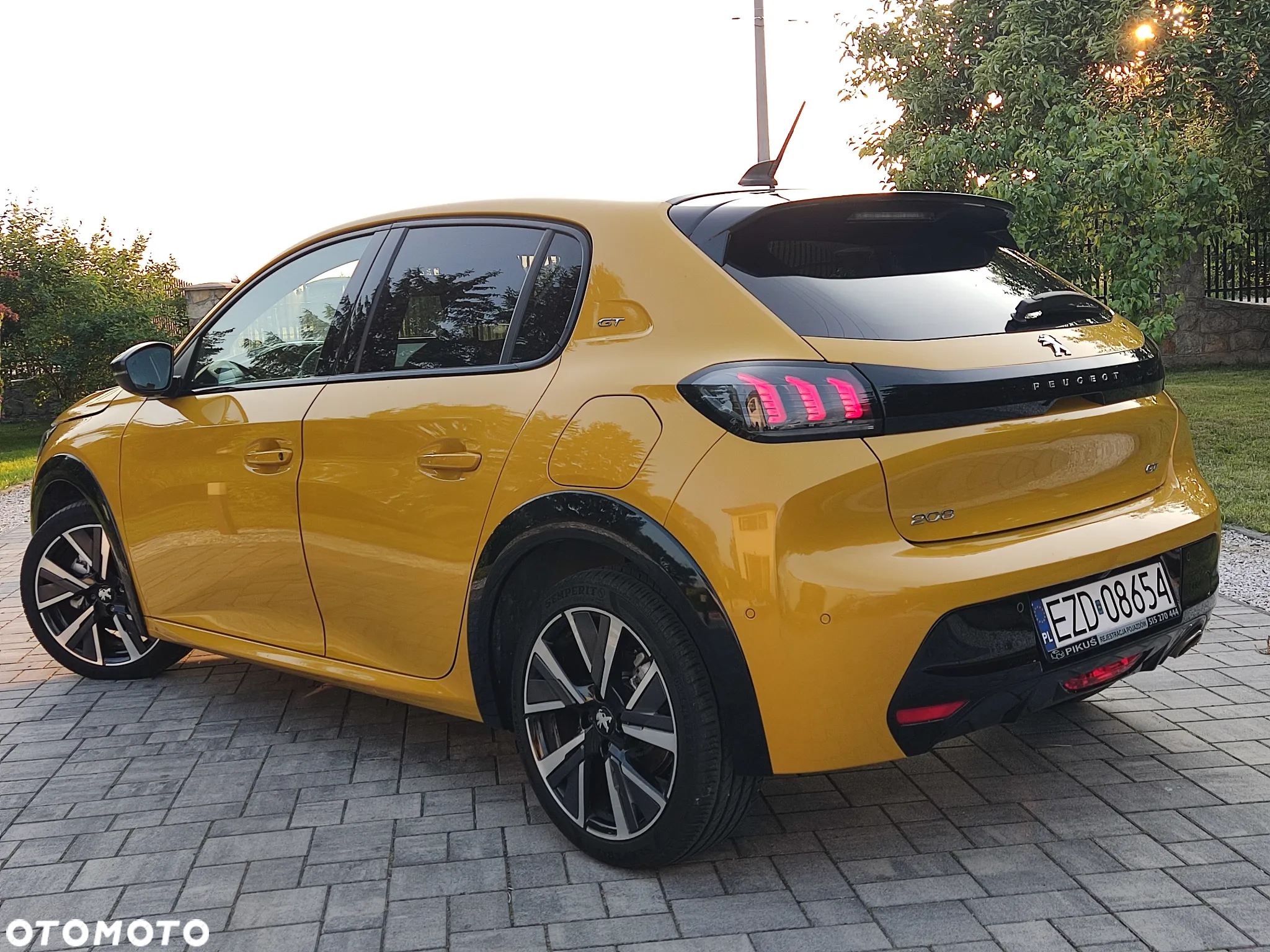 Peugeot 208 1.5 BlueHDi GT S&S - 4