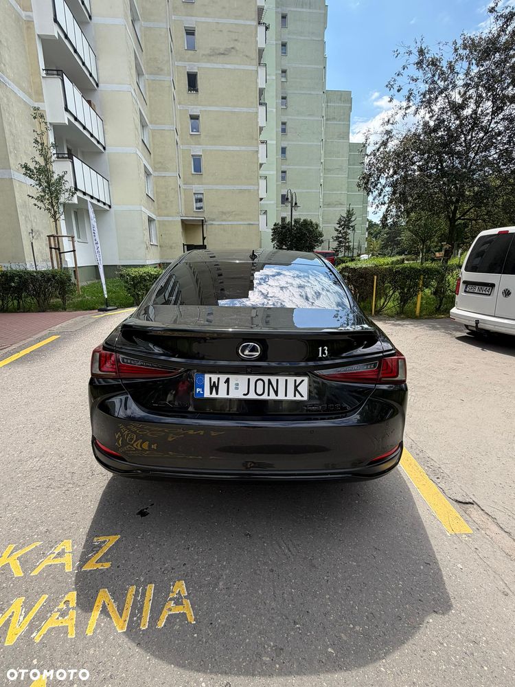 Lexus ES 300h Business Edition - 6