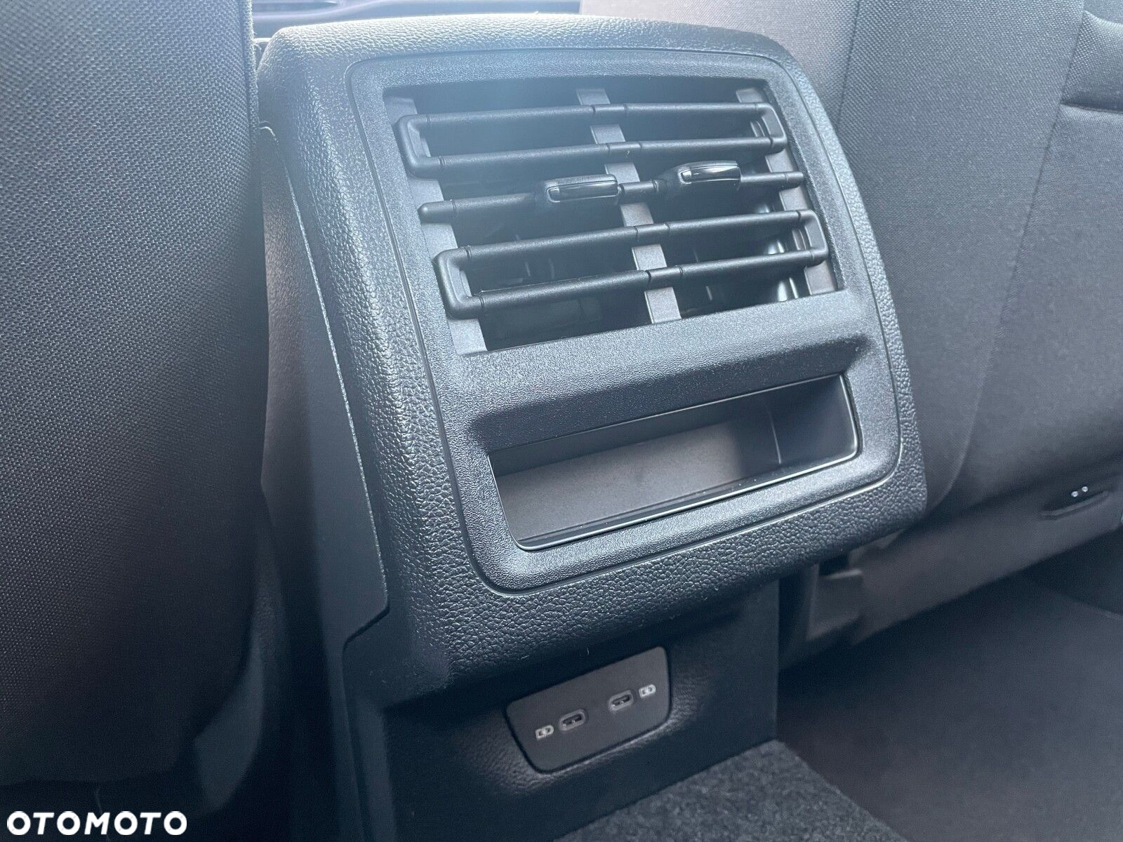 Volkswagen Golf - 28