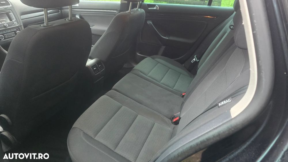 Volkswagen Golf 1.6 TDI DPF BlueMotion Technology Style - 11