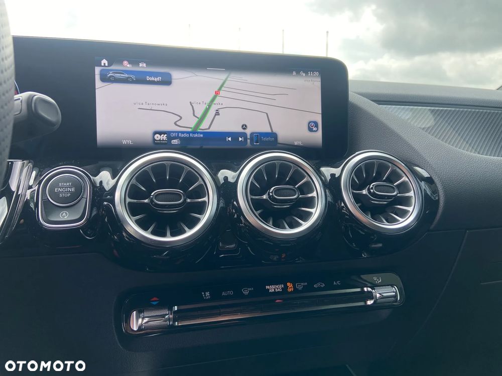 Mercedes-Benz GLA 200 AMG Line - 13