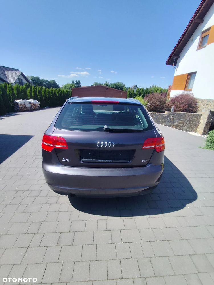 Audi A3 Sportback 1.6 TDI S tronic Attraction - 6