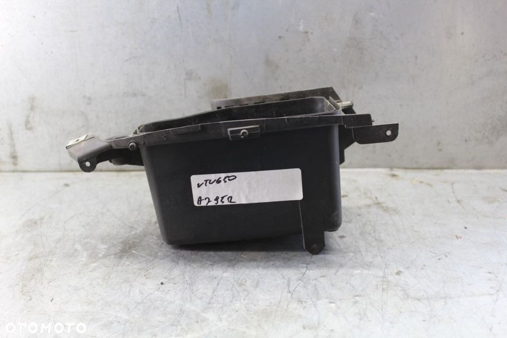 Honda NTV 650 Deauville 99r Schowek wypełnienie