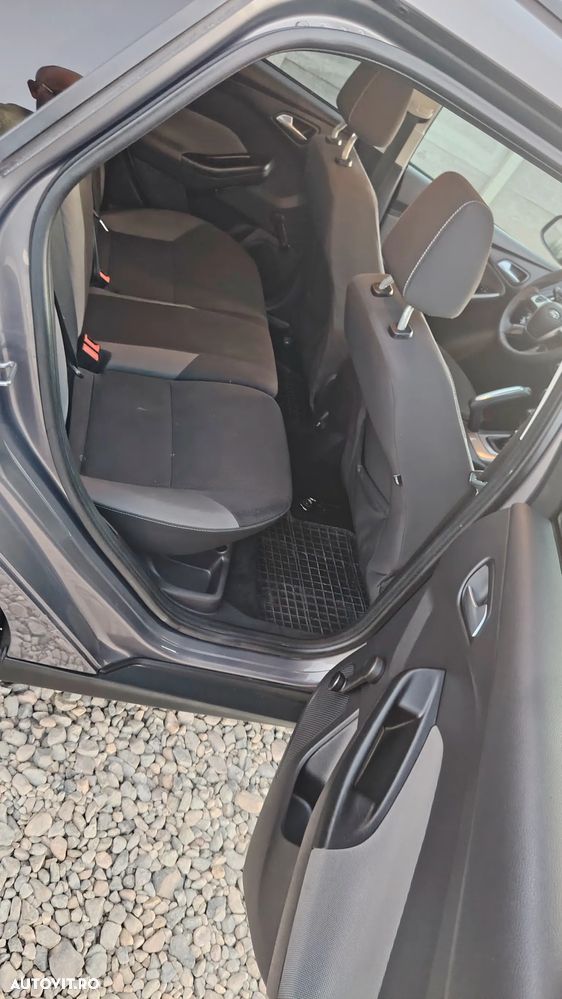 FORD Focus 2013 — imagine 10