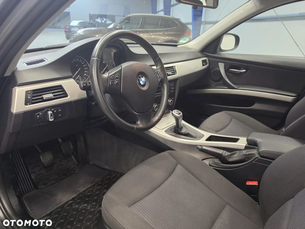 BMW Seria 3 318d DPF - 21