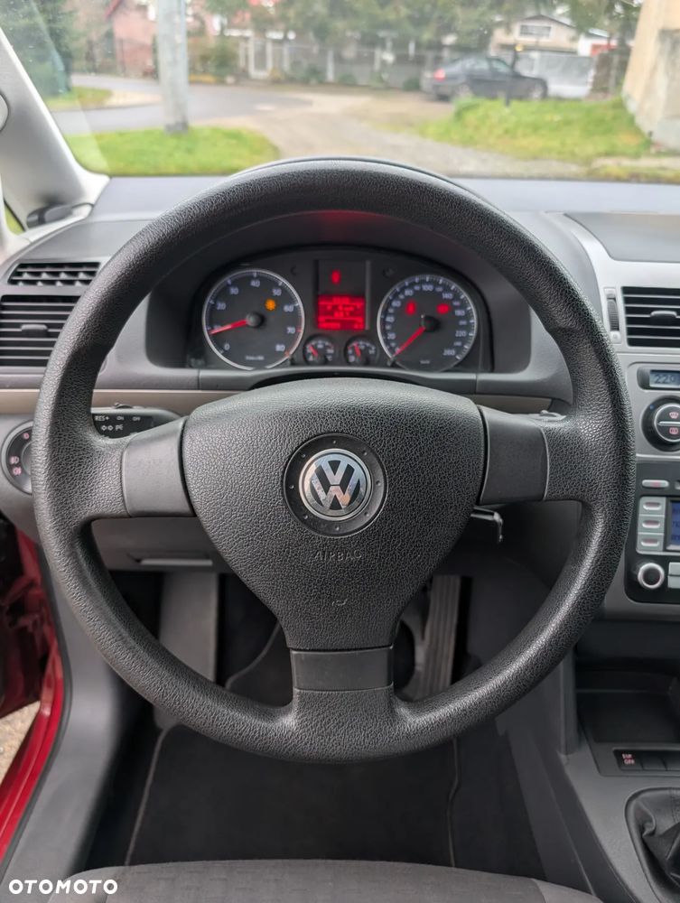 Volkswagen Touran - 13