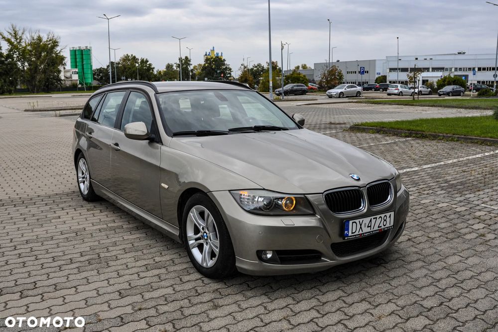 BMW Seria 3 320d DPF Efficient Dynamics Edition - 6