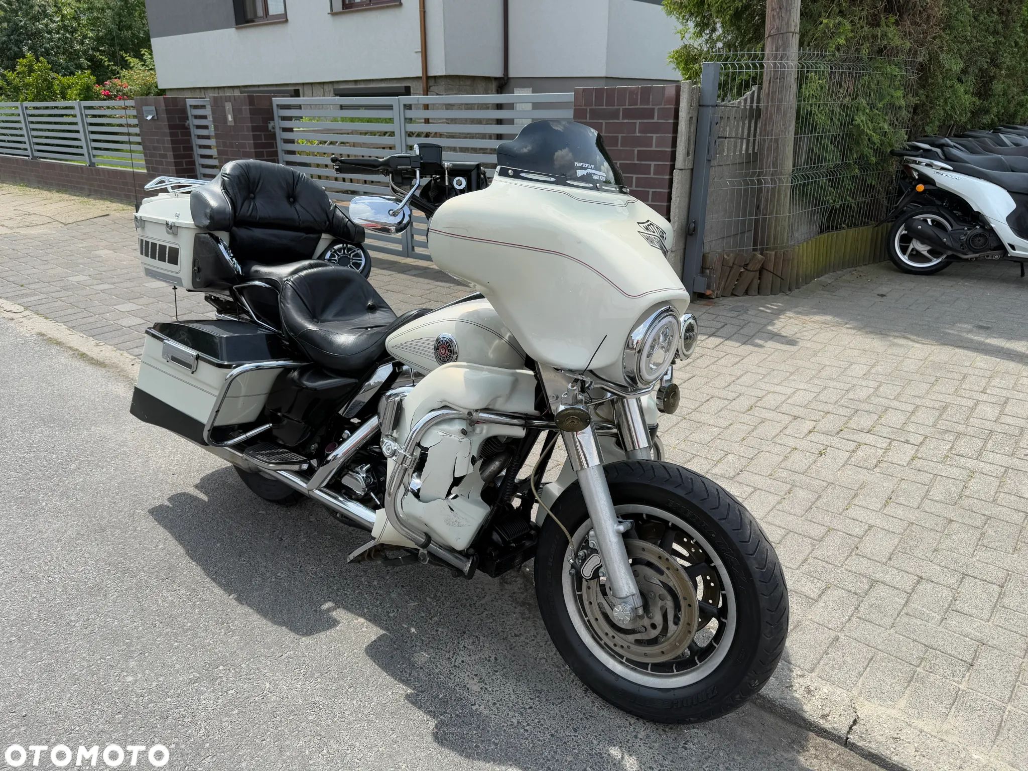 Harley-Davidson FLH Electra Glide - 1