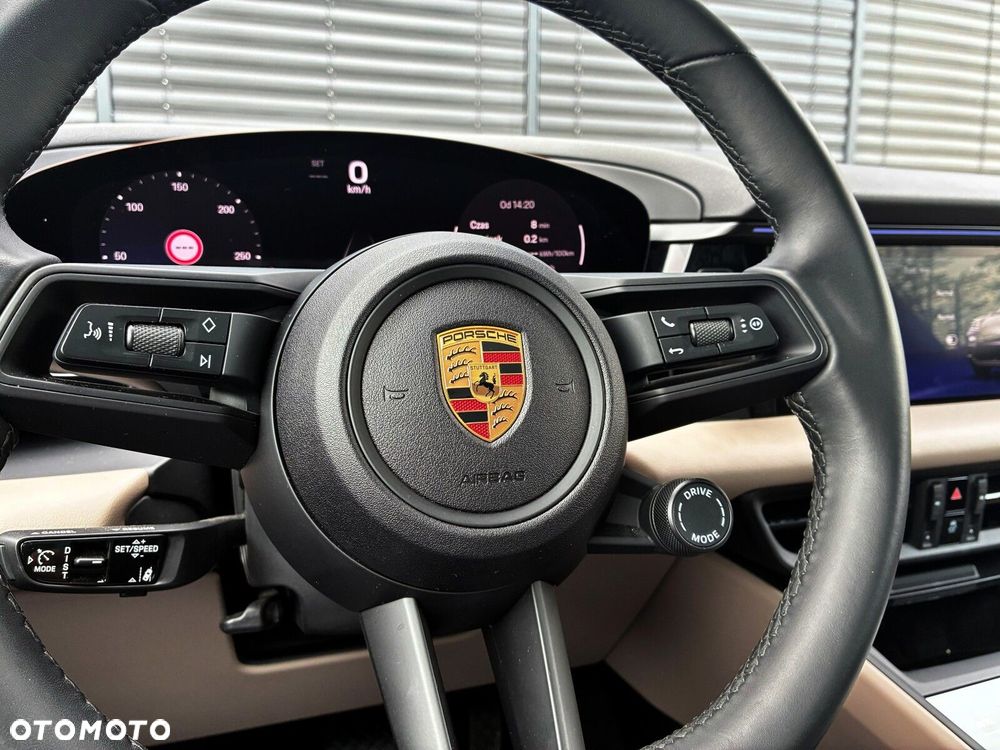 Porsche Macan - 27