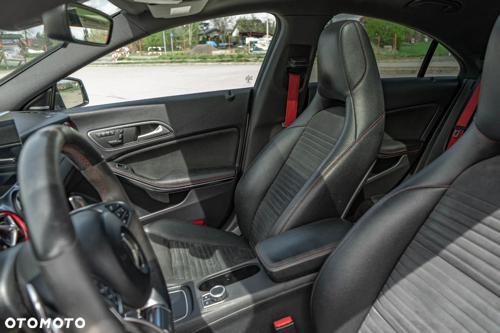 Mercedes-Benz CLA - 26