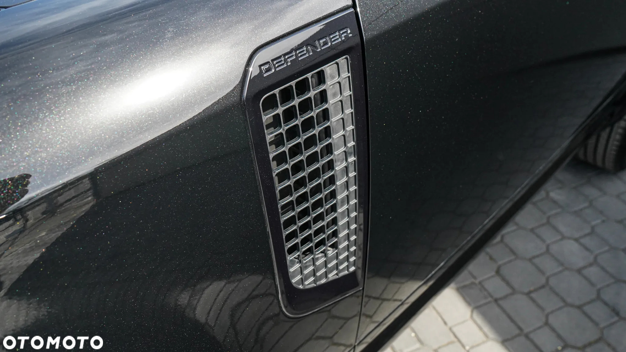 Land Rover Defender - 7