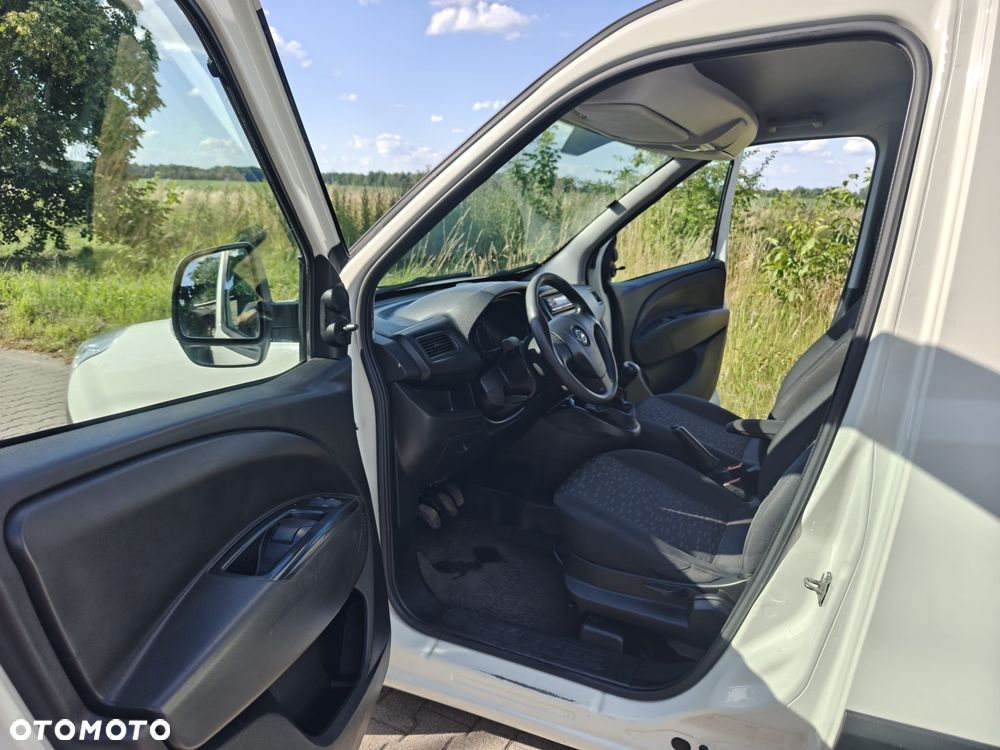 Opel COMBO - 14