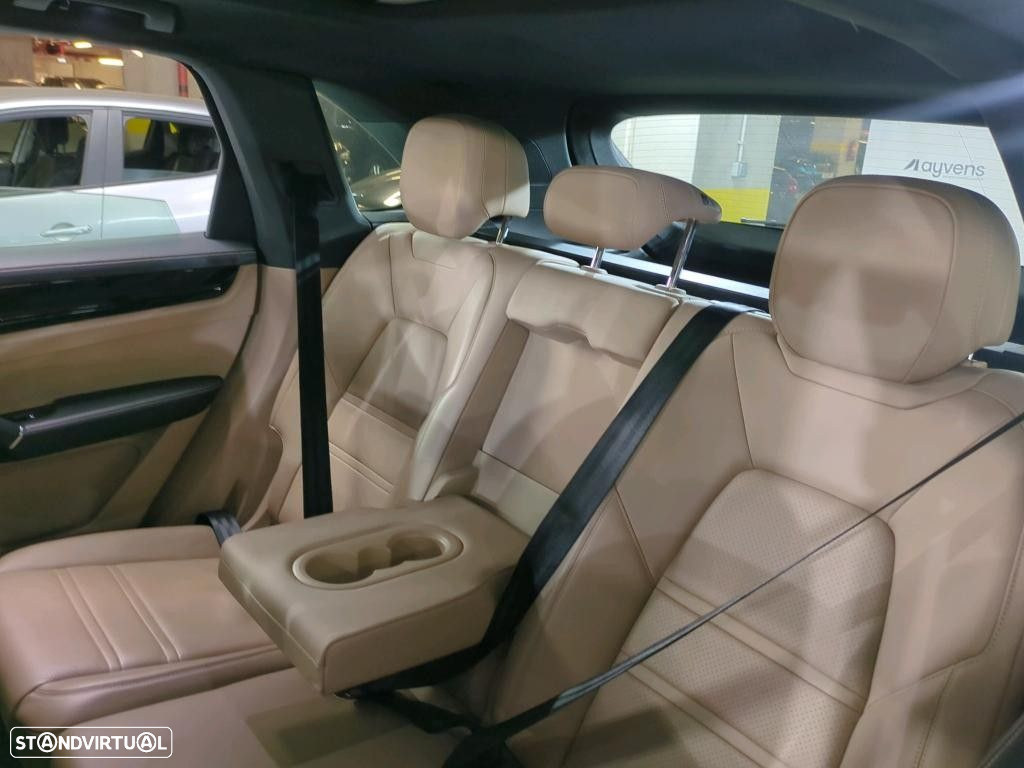 Porsche Cayenne E-Hybrid Platinum Edition - 12
