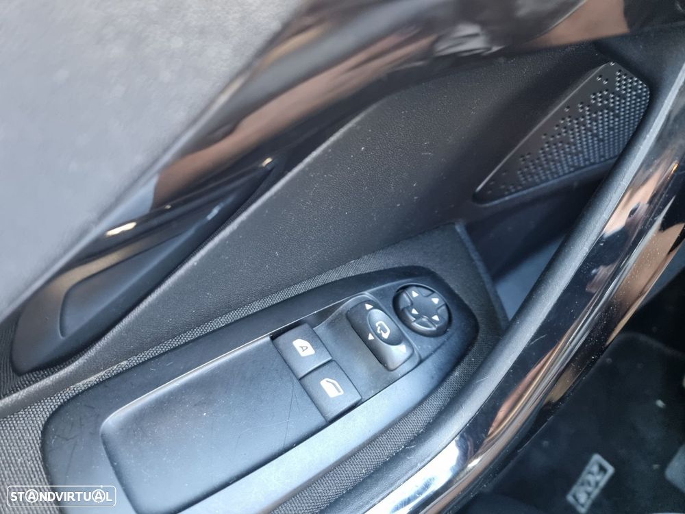 Peugeot 208 1.2 PureTech Active - 18