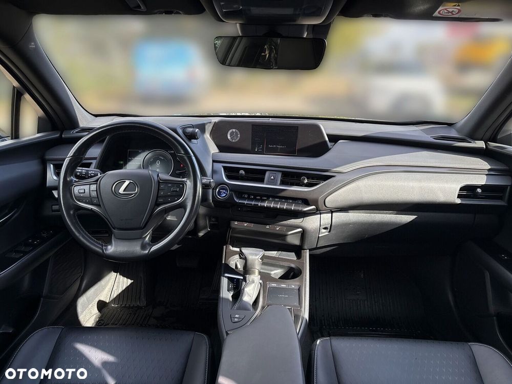 Lexus UX - 22