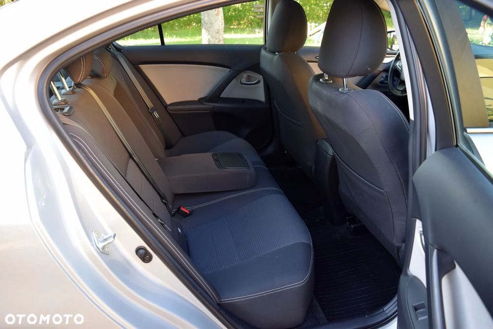 Toyota Avensis 2.0 Premium MS - 19