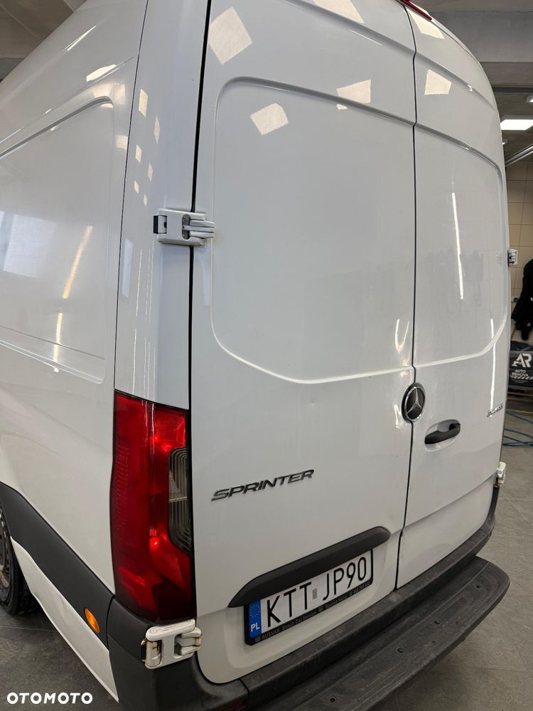 Mercedes-Benz Sprinter 907 - 6
