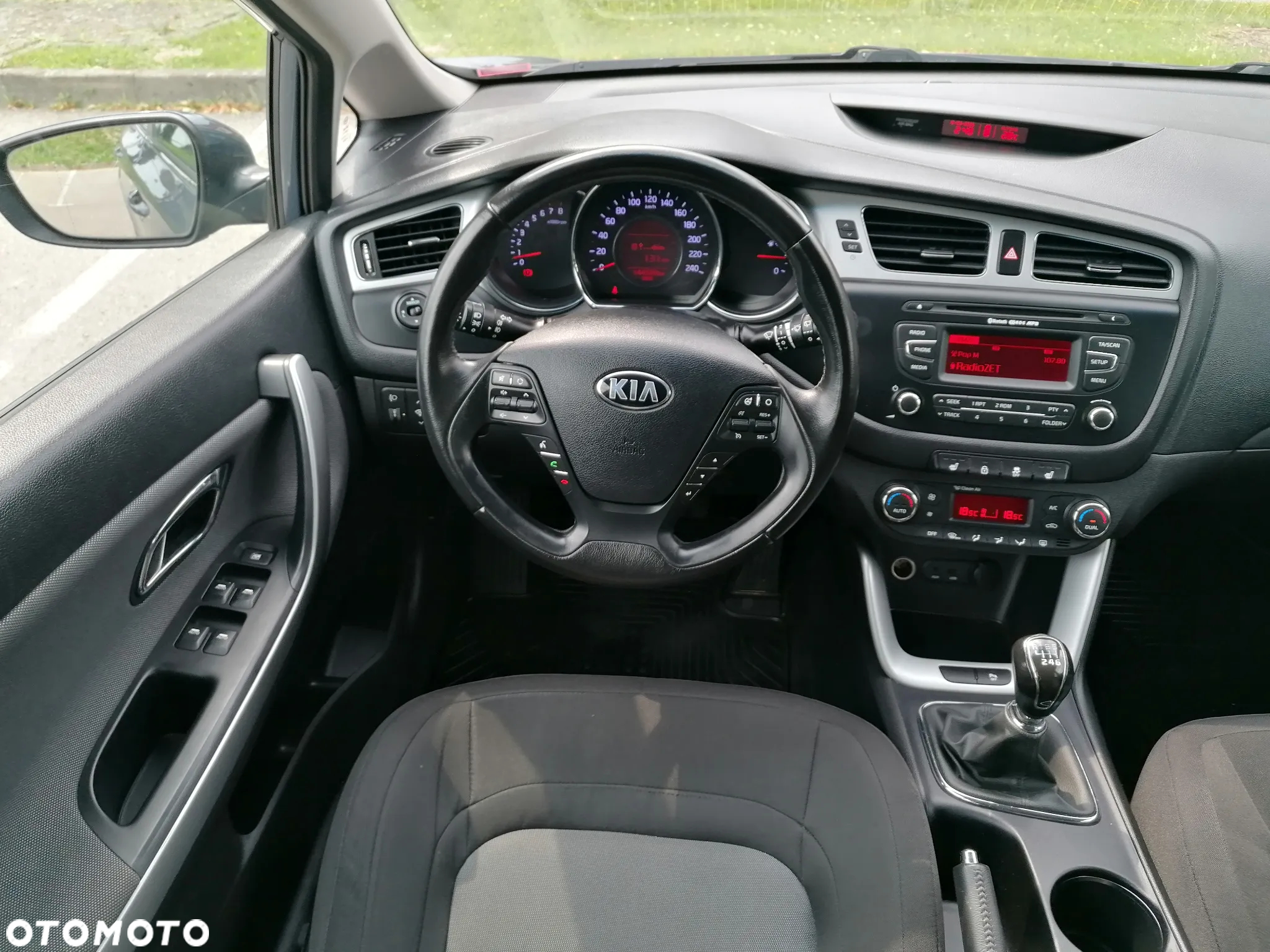 Kia Ceed 1.4 CVVT Dream Team Edition - 12