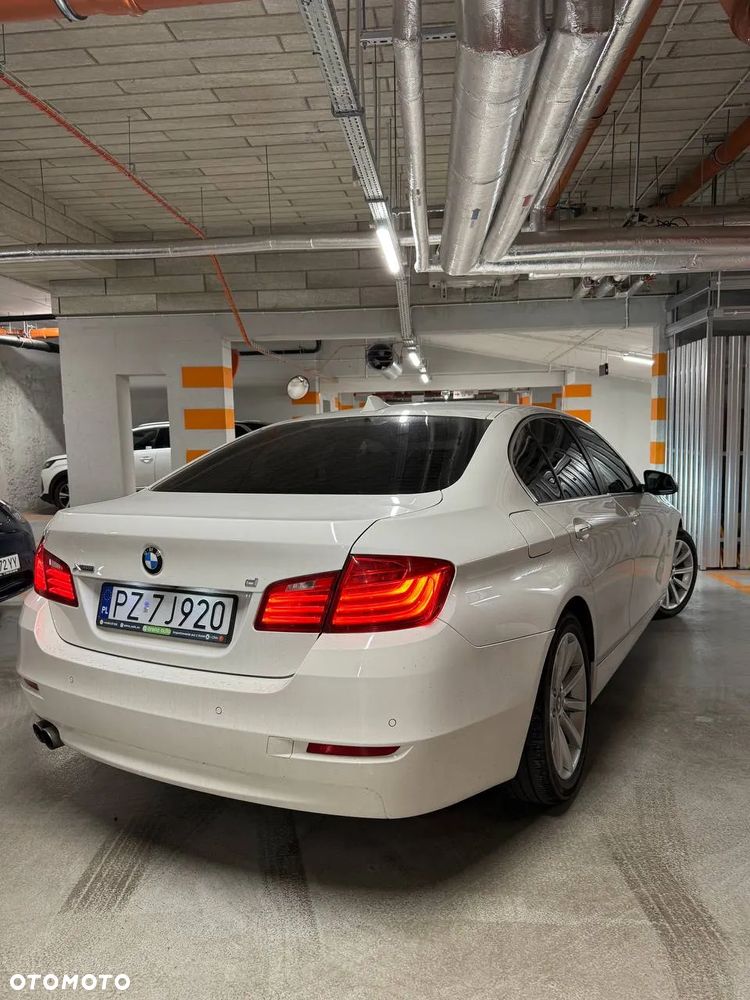 BMW Seria 5 530d xDrive Touring Luxury Line - 4
